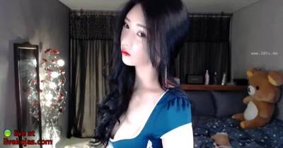 Korean busty hot camgirl in tights - North Korea on freefilmz.com