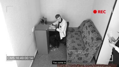 Horny guy is fucking his slutty co- worker while no one is watching them in action on freefilmz.com