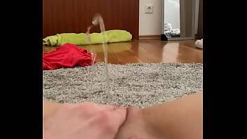 Pissing on my new carpet on freefilmz.com