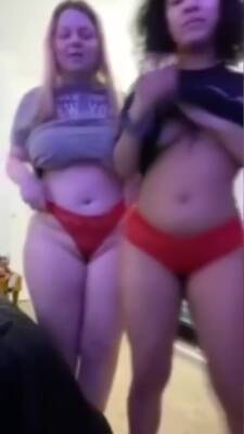 Thick American Babes Showing Tits On Periscope - Usa on freefilmz.com