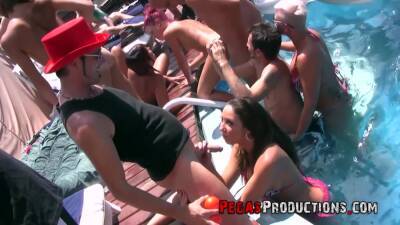 Hoge-ass Poolparty Orgy From The Before Times - France on freefilmz.com