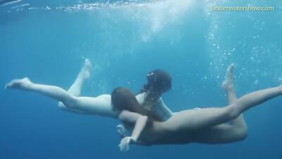 Girls On Tenerife Underwater Lesbians - Russia on freefilmz.com