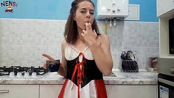 Housewife Masturbates Through Torn Pantyhose and Play with Cream on freefilmz.com