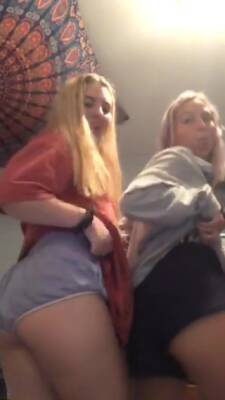 American Sexy Girls Teasing On Periscope ! - Usa on freefilmz.com