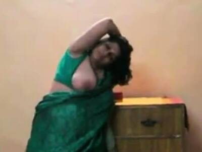 Tamil mature aunty - India on freefilmz.com