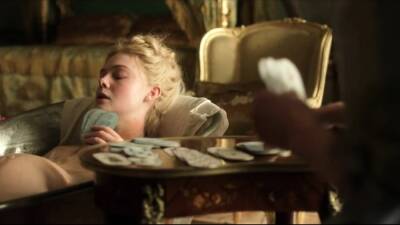 Elle Fanning tits in nude and sex scenes on freefilmz.com