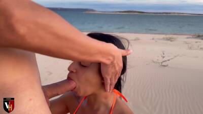 Sexo Na Praia Com A Morena on freefilmz.com