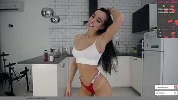 Beatifull girl striptease on freefilmz.com