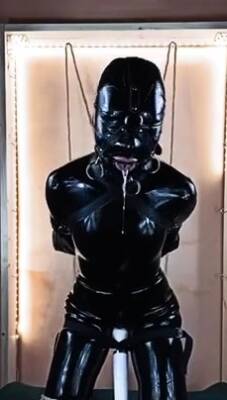 Latex slut solo anal masturbation on freefilmz.com