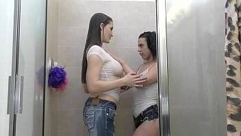 Big Titty & Juicy Asses soaking wet on freefilmz.com