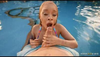 Black wife gets pounded by the pool on freefilmz.com