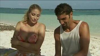 Italian pornstar Vittoria Risi screwed by two sailors on the beach - Italy on freefilmz.com
