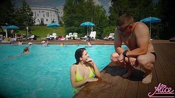 I met a Sexy Girl in the Pool and Passionate Fucking - Cum in Mouth on freefilmz.com