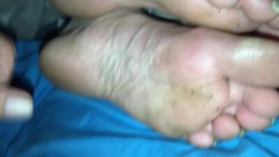 Amateur Milf dirty Feet Cumshot on freefilmz.com