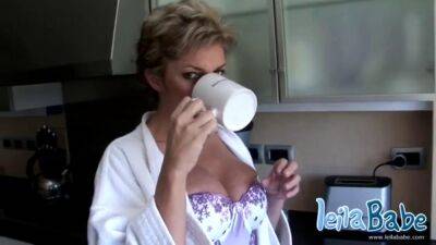 MILF gets naked after morning coffee on freefilmz.com