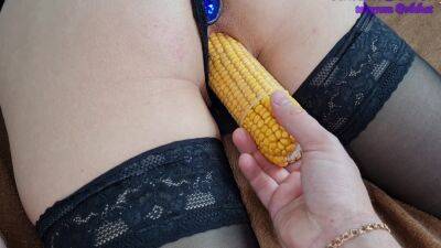 Orgasm From Double Penetration With Vegetable Corn on freefilmz.com