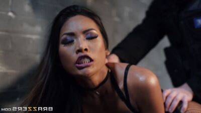 Asian beauty in fishnet tights gets properly fucked in the prison cell - Britain on freefilmz.com