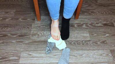 Teen Girl Shows Her Socks And Foot Fetish Pov on freefilmz.com