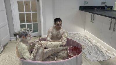 Wam - Wet And Messy - Flour And Water – The Worst Possible Sticky Horrific Mess! on freefilmz.com