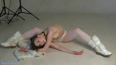 Nude Ballerina Known As Karolina, Ira, Ksenia B. The Ballet Dancer With A Beautiful Flexible Female Body. P-3 on freefilmz.com