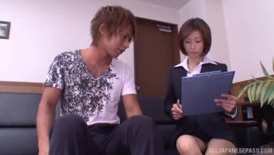 Asian chick Akari Asahima drops on her knees to give a blowjob - Japan on freefilmz.com