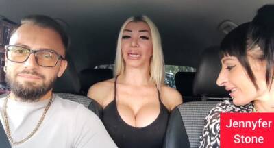 Jennyfer Stone shows her big ass and her pussy in the car - Big tits on freefilmz.com