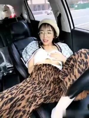 Chinese teen masturbating in her car outdoors in public 0099 - China on freefilmz.com