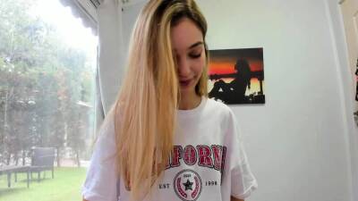 Sexy amateur hot blonde teen show webcam on freefilmz.com