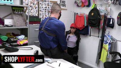 Bold Babe Let Security Officer Fuck Her To Amend For All Her Wrongdoings - Usa on freefilmz.com
