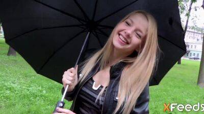 Dude meets cute blondie and invites her at home to have some good shag - Russia on freefilmz.com