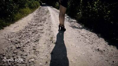 Horny wife WALKS NAKED in heels OUTSIDE the city SUCK dick in the bushes Cum in Mouth ALICExJAN on freefilmz.com