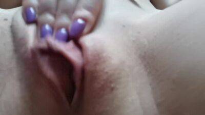 Close-up, teasing a hole, wet pussy violently cums, quickly cum on freefilmz.com