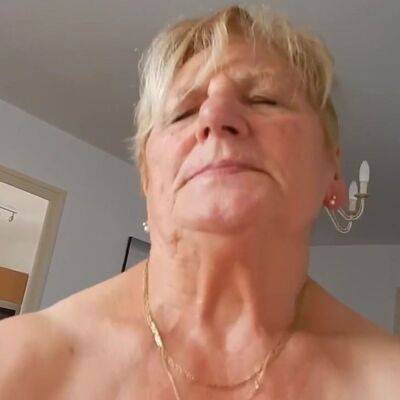 Fucking a sexy older lady on freefilmz.com