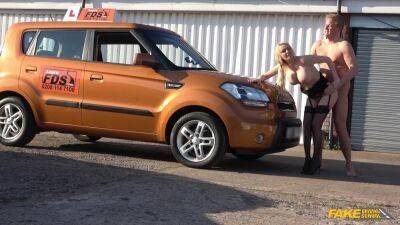 Amber Jayne gets fucked inside and outside the car on freefilmz.com