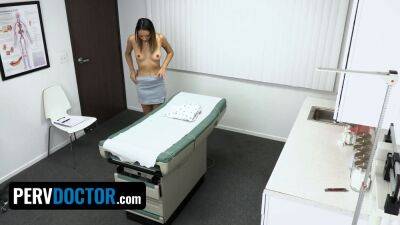 Kimora Quin Wants Annual Check Up But The Doctor And His Kinky Nurse Has Other on freefilmz.com