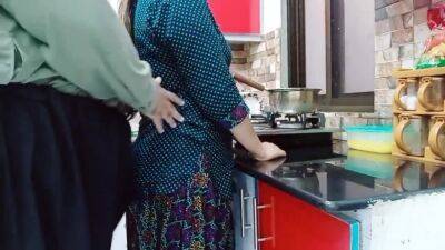 Desi Wife Fucked In Kitchen While She Is Making Tea - Pakistan on freefilmz.com