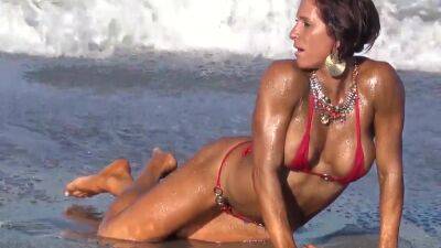 Tanned And Sultry Fitness Mom Toni Andra 4 - Usa on freefilmz.com