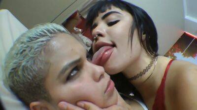 Femdom Kissing on freefilmz.com