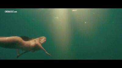 Nude Celebrities - Underwater Scenes on freefilmz.com