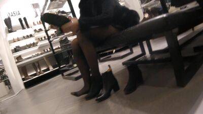 Candid legs in a shoe store - Russia on freefilmz.com