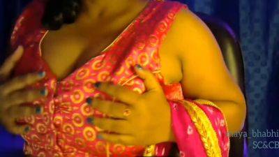 Bhabhi Showing Her Cloth Under Boobs Willingly - India on freefilmz.com