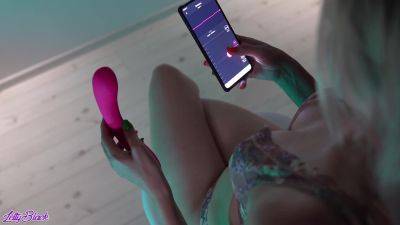 New pink toy turned out to be powerful enough to make the blonde's legs shake in an intense orgasm on freefilmz.com