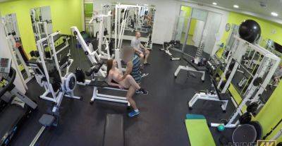 Fucked at the gym and filmed without knowing on freefilmz.com