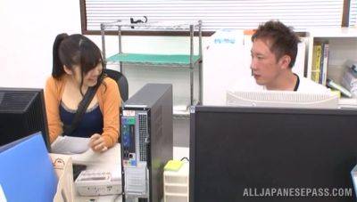 Japanese office babe gets intimate with one of the co-workers - Japan on freefilmz.com