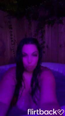 Brunnette flashing her boobs at the hot tub on freefilmz.com