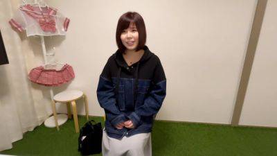 0002134_18歳巨乳の日本人女性がエロパコ販促MGS１９min - Japan on freefilmz.com