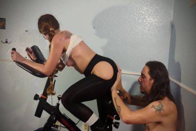 Part 2...i Lick Fuck & Finger Her During Her Workout! Long Hair Ginger Gets Dick During Workout!!! on freefilmz.com