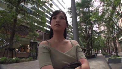 0002419_スレンダーの日本人の女性が潮吹きするガン突き企画ナンパのエロ性交 - Japan on freefilmz.com
