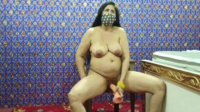 Beautiful Pakistani Sexy Aunty Sex With Large Dildo - Pakistan on freefilmz.com