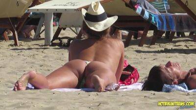 Amazing Ass Sexy Bikini Hot milf Backview at the beach on freefilmz.com